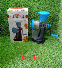 Compact and portable juicer for fruits and vegetables